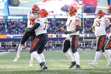 nfl picks las vegas|Vegas pick’em: NFL Week 17 winners against the .